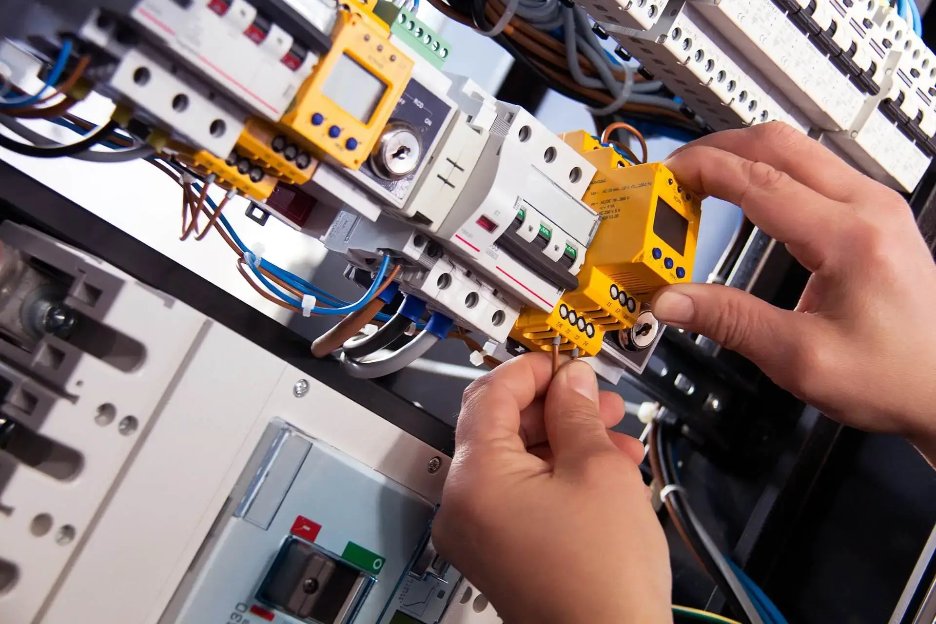 Certified electricians in Golders Green